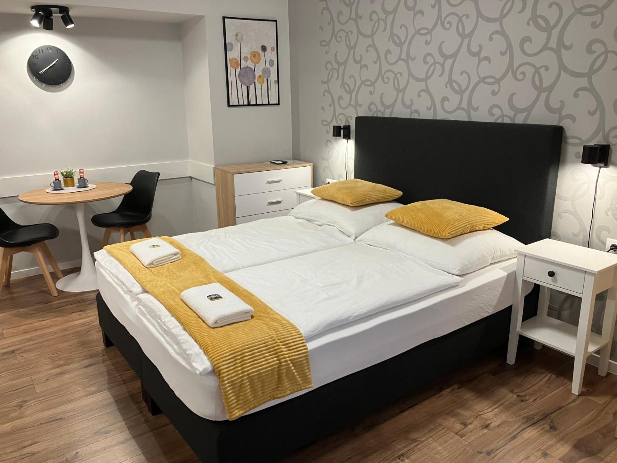 Illa Apartments エゲル エクステリア 写真