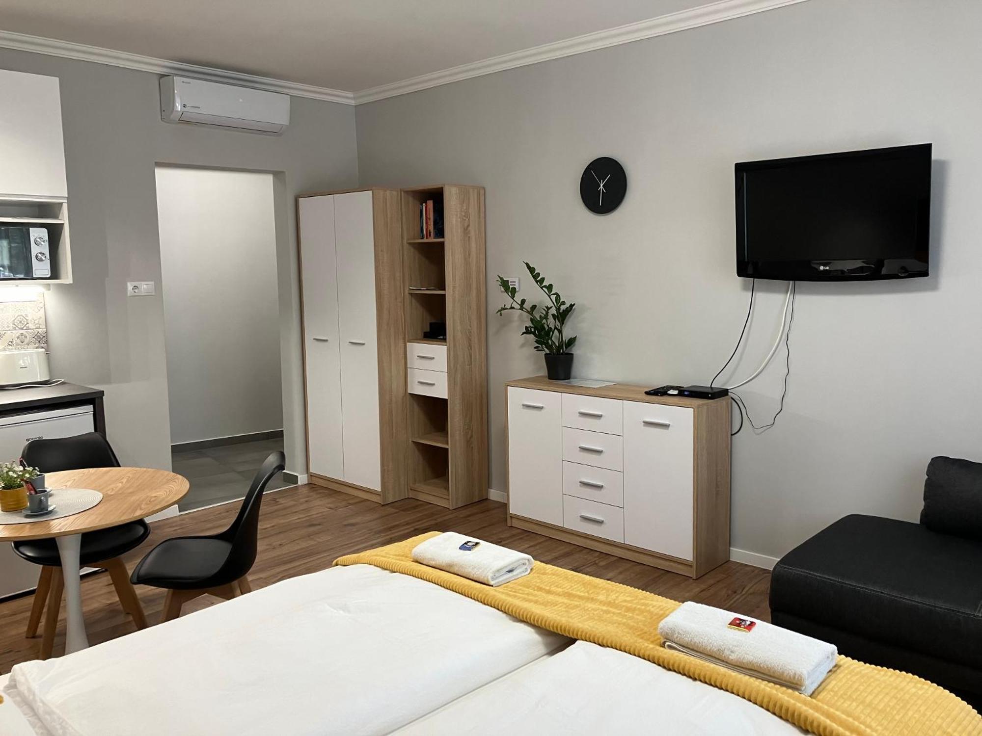 Illa Apartments エゲル エクステリア 写真